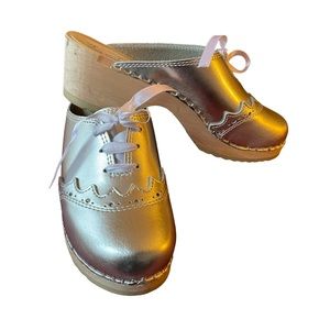 Maguba Swedish Clog Mule Metallic Silver Oxford Style Size 38